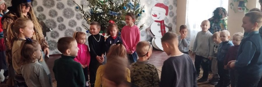 В Озаричской сельской библиотеке-клубе состоялось новогоднее представление.