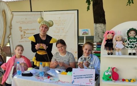 Библиотеки Пинского района принимают активное участие в областном фестивале детской книги.